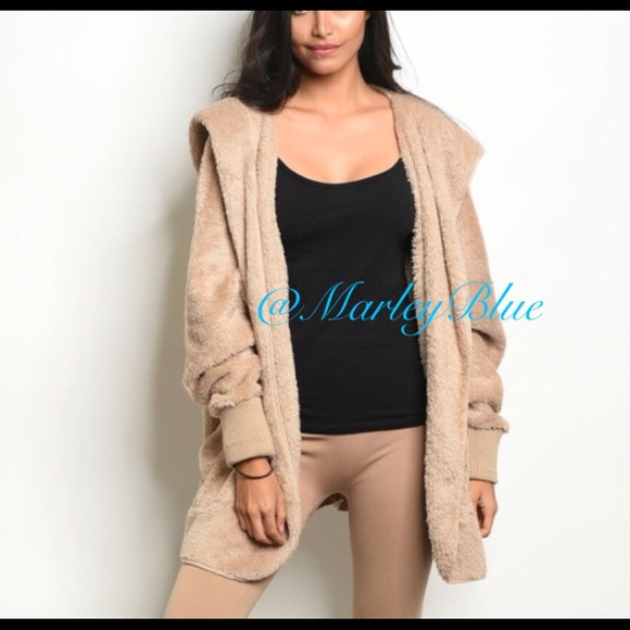 SALE🎅🏻Host Pick!Cozy Soft Tan Fleece Jacket - Picture 2 of 8